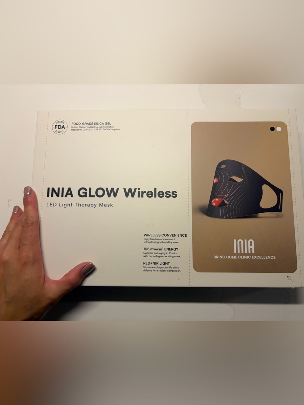 GLOW Wireless LED Light Therapy Mask - White